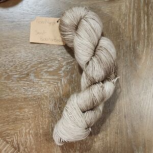 Fiber Nymph Color Sand 80% Superwasg Merino 20% Nylon 2pl 400 Yards